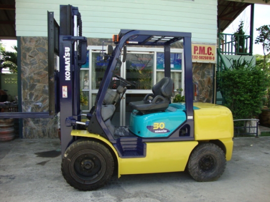 ขายรถโฟล์คลิฟท์  KOMATSU  FD30-14 (สภาพดี  พร้อมใช้งาน)  เครื่องยนต์ดีเซล  เกียร์ธรรมดา  เสาสูง  3  เมตร