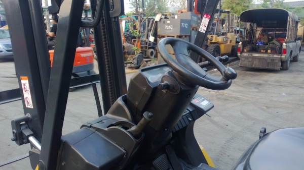 รถยก CATTERPILLAR น้ำหนักยก 2.5 ตัน เสาสูง 3 เมตร เครื่องเบนซินติดแก๊ส เกียร์ออโต้ รถยก CATTERPILLAR น้ำหนักยก 2.5 ตัน เสาสูง 3 เมตร เครื่องเบนซินติดแก๊ส เกียร์ออโต้