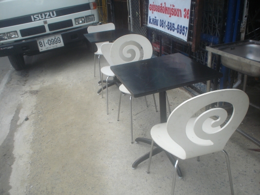 กินข้าว  กินกาแฟ  คุยกัน  โต๊ะ1เก้าอี้2เป็น 1 ชุด 1500บาท