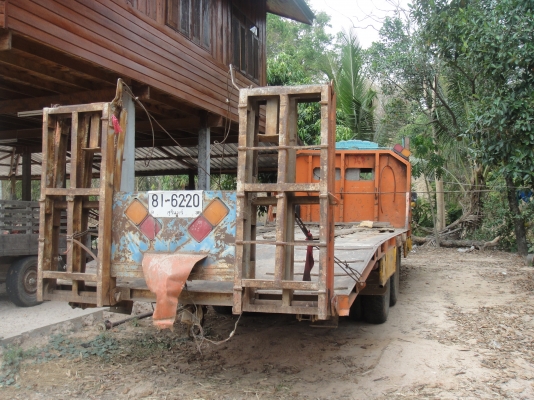 ขายสิบล้อหน้ายาวบรรทุกรถเกี่ยวข้าวเพลาเดียว เครื่อง 6BF1