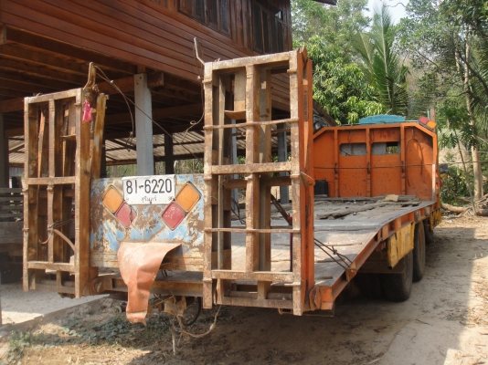 ขายสิบล้อหน้ายาวบรรทุกรถเกี่ยวข้าวเพลาเดียว เครื่อง 6BF1