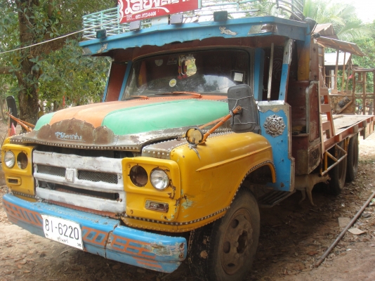 ขายสิบล้อหน้ายาวบรรทุกรถเกี่ยวข้าวเพลาเดียว เครื่อง 6BF1