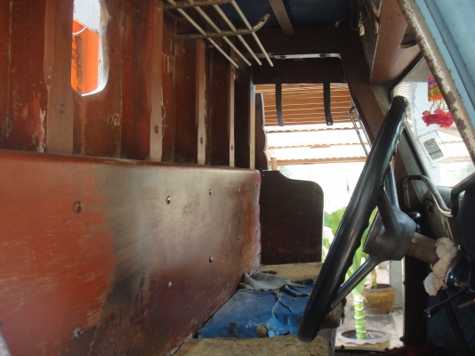 ขายสิบล้อหน้ายาวบรรทุกรถเกี่ยวข้าวเพลาเดียว เครื่อง 6BF1