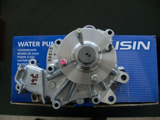 ปั้มน้ำ vigo ของAISIN ยี่ห้อนี้เป็นของแท้ๆติดมากับรถโตโยต้าครับ ราคาถูกกว่าเบิกศูนย์ครับคุณภาพเหมือนกันทุกประการ