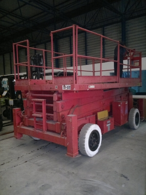 ลีฟท์ขากรรไกร AICHI SV091 เครื่องยนต์ดีเซล ยกสูง 9 เมตร ใช้งานน้อย700ชม. ลีฟท์นอกนำเข้าจากญี่ปุ่นสภาพสวยราคาถูกครับ ไม่เคยใช้ในไทย ติดต่อ มานะ 085-9049669