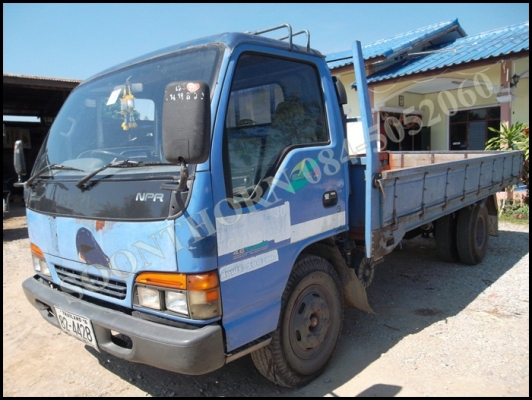 ขายด่วน รถบรรทุก 6 ล้อ ISUZU NPR 135 เทอร์โบ EURO-2 รถห้างแท้ สภาพสวยเดิมๆ พร้อมใช้งาน ราคาสุดคุ้ม