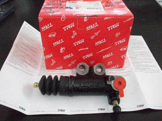 ปั้มคลัชท์ล่าง TRITON4*2 ไมมี ABS 3/4 ของ TRW LUGUS ยี่ห้อดังจากยุโรบ คุณภาพรับประกันครับ