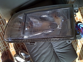 ขายไฟหน้าแท้ของใหม่รถตู้ไฮเอชหัวจรวด1คู่ สภาพใหม่มากๆ ขายถูกๆ