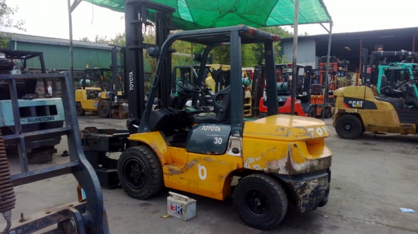 TOYOTA 7 FD 30  เสา 4 เมตร เกียร์ออโต้  รับประกันเครื่องเกียร์