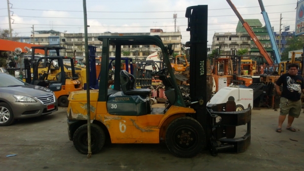 TOYOTA 7 FD 30  เสา 4 เมตร เกียร์ออโต้  รับประกันเครื่องเกียร์