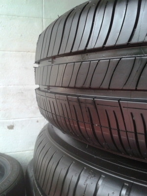 ล้อHONDA Brio amazeแม็ก+ยาง(ป้ายแดง) (ใช่ไม่เกิน100Km)สวยๆ ขาย 7,400฿