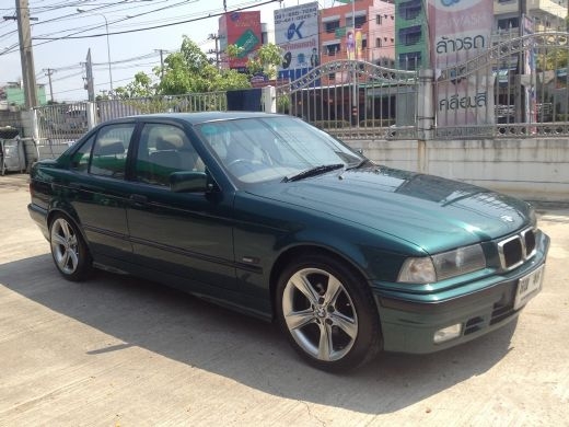 BMW นกแก้ว