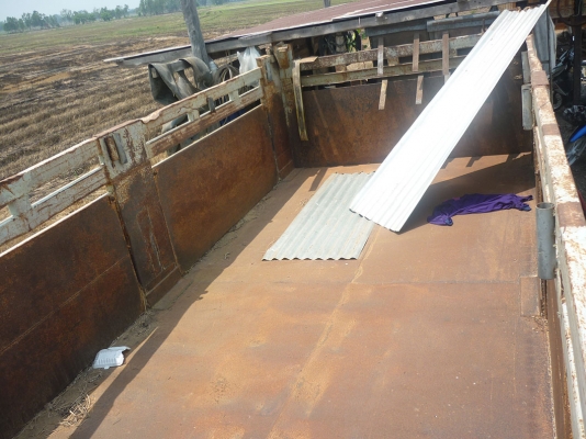 ขายกะบะเหล็ก 10 ล้อครบชุด