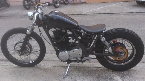 ขายYAMAHA SR400 Old School สรรพสารมิตร ชุบทั้งคันประกอบใหม่