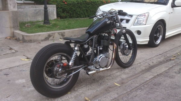 ขายYAMAHA SR400 Old School สรรพสารมิตร ชุบทั้งคันประกอบใหม่