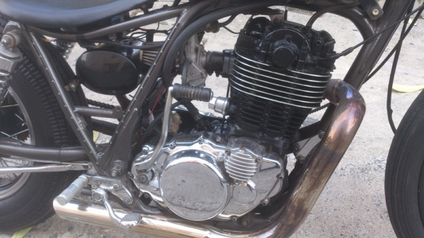 ขายYAMAHA SR400 Old School สรรพสารมิตร ชุบทั้งคันประกอบใหม่