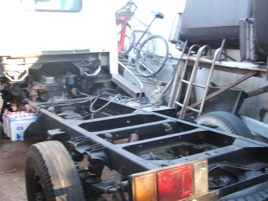 ยุติการขายรถบรรทุกสี่ล้อกลางISUZUชั่วคราวกำลังจดทะเบียน