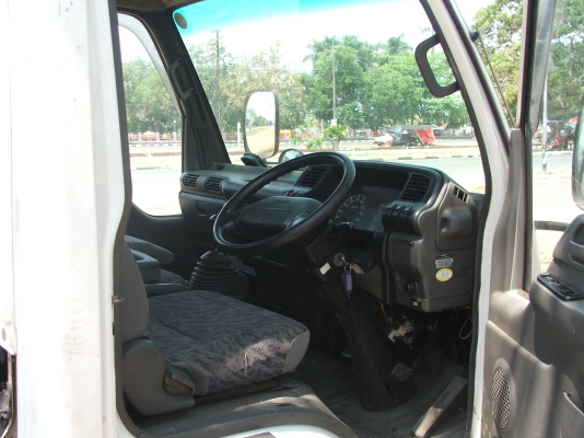 ยุติการขายรถบรรทุกสี่ล้อกลางISUZUชั่วคราวกำลังจดทะเบียน