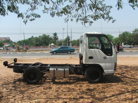 ยุติการขายรถบรรทุกสี่ล้อกลางISUZUชั่วคราวกำลังจดทะเบียน