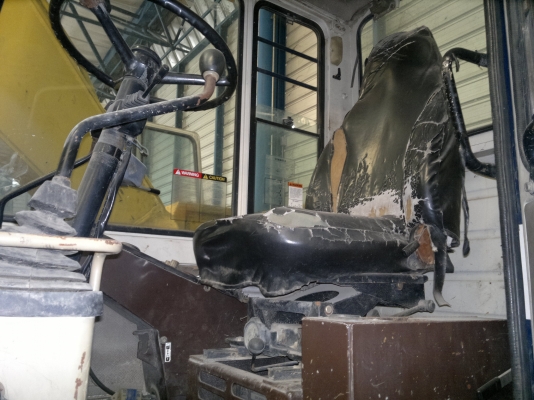 รถตักล้อยาง PW100-3 KOMATSU รถนอกนำเข้า ใช้งานได้เลยไม่เคยใช้ในไทย ใช้งานน้อย 1163 ชม. ราคาถูกครับ ติดต่อ มานะ 085-9049669