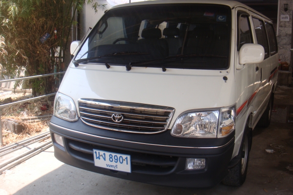 ขายรถตู้ ปี 2002 สนจัยโทรคุยได้คะ