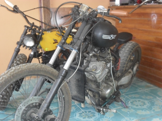 ขายมอไซร์honda crm250  -ขาย27000บาทราคานี้ยังไม่มีคนซื้ออิกหรือ