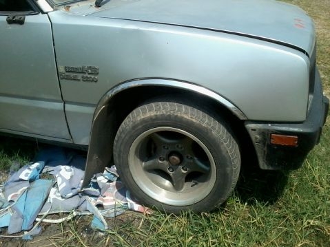 ขายISUZU KB2200 แวน ขับดี รถสมบูรณ์มาก เดิมทั่งคัน 38,000บาท(ถูกมาก)