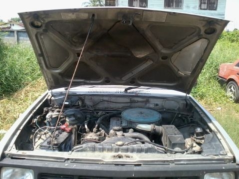 ขายISUZU KB2200 แวน ขับดี รถสมบูรณ์มาก เดิมทั่งคัน 38,000บาท(ถูกมาก)