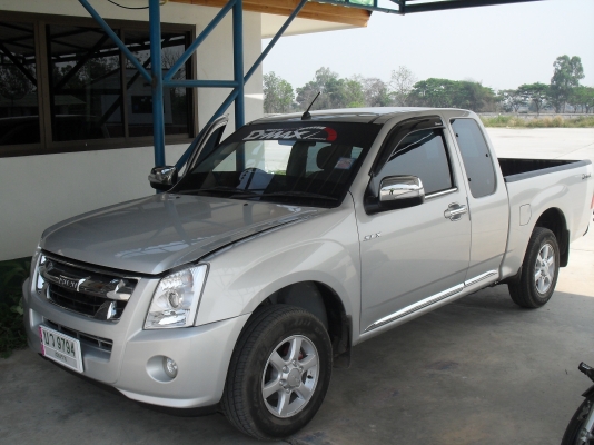 ขาย อีซูซุ D-MAX  ซุปเปอร์ไททาเนี่ยม กันยายน ปี54 รุ่น 2500cc