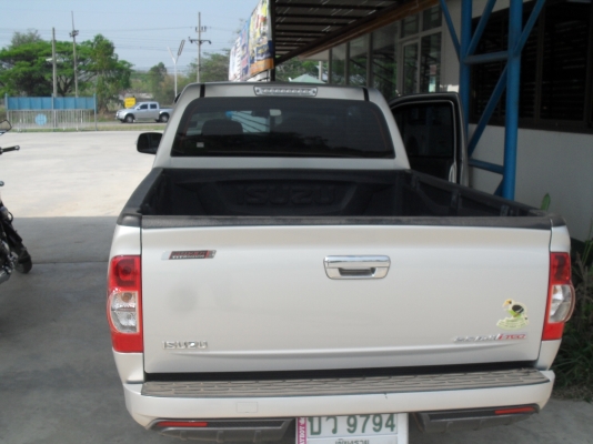 ขาย อีซูซุ D-MAX  ซุปเปอร์ไททาเนี่ยม กันยายน ปี54 รุ่น 2500cc