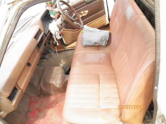 ขาย Datsun 720  สี่ขอแห้งๆบางๆ เอกสารครบ รถอยู่ กทม