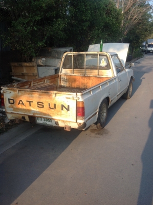ขาย Datsun 720  สี่ขอแห้งๆบางๆ เอกสารครบ รถอยู่ กทม