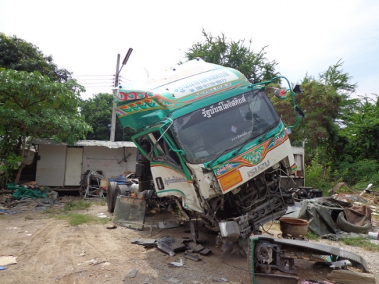 ประมูลขายรถบรรทุก 8 คัน (พุธที่ 2ึ7 มีนาคม 56 เวลา 12.00 น)