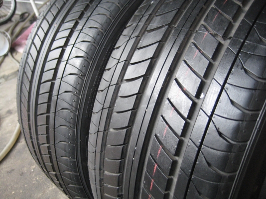 ขายยางใหม่มาก95\% 4เส้น ไม่เหมือนใหม่ยินดีีืคืนเงิน