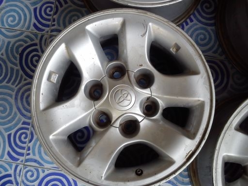 แม็ก Toyota 6รู สภาพสวย 4วง 4500 บาท