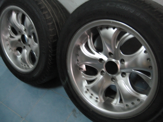 ขายแม็กนอก 18 นิ้ว กว้าง 8 นิ้วครึ่ง 6รู 139 2ล้อ พร้อมยาง 235-60-18