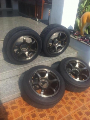 ขายแม็กขอบ 17 พร้อมยางให้มากใช้น้อย YOKOHAMA 225/55/17 ราคา 18000 บาท