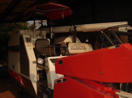 ขายรถเกี่ยวคูโบต้า dc 68 g รถุปี 53 เจ้าของฝากขาย ขายรถเกี่ยวคูโบต้า dc 68 g รถุปี 53 เจ้าของฝากขาย