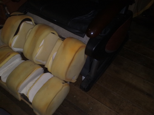 ขายเก้าอี้นวดไฟฟ้ารุ่นเดอลุค มีตัวนวดข้างละ3จุด