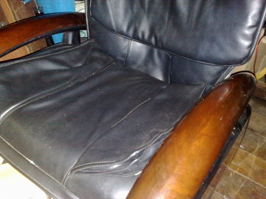 ขายเก้าอี้นวดไฟฟ้ารุ่นเดอลุค มีตัวนวดข้างละ3จุด