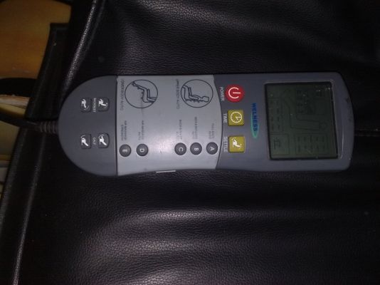 ขายเก้าอี้นวดไฟฟ้ารุ่นเดอลุค มีตัวนวดข้างละ3จุด