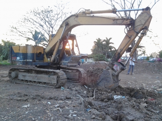 ขายแม็กโครKoMATSU PC 120 รถสวยพร้อมรายหัวแจะรถใช่งานดีมาก