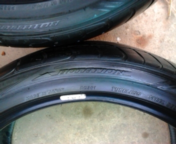 ยางขอบ19 MAED IN JAPAN  245-275-35-19