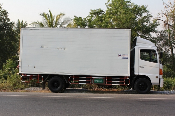 ขาย  รถตู้บรรทุก HINO 4 สูบ 150 เเรงม้า