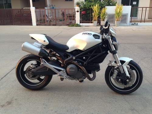 ++++ ขาย DUCATI 696 ปี2010 อินวอยล์สรรพสามิต สวยมากๆๆๆๆๆๆ