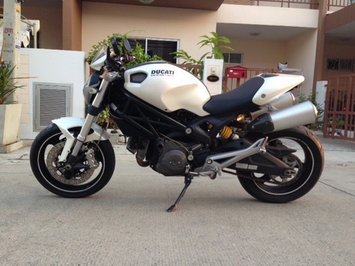 ++++ ขาย DUCATI 696 ปี2010 อินวอยล์สรรพสามิต สวยมากๆๆๆๆๆๆ