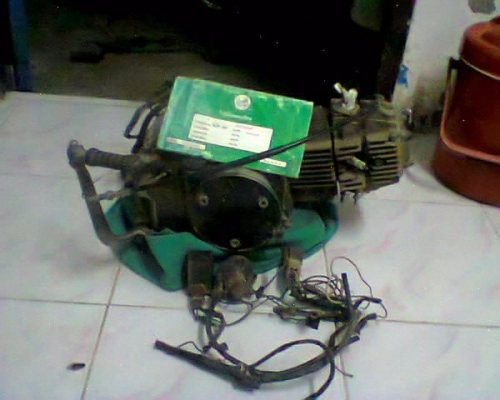 ขายเครื่องไนซ์ เว็ฟ100 เว็ฟ 125  ใส่ชาลี ซี ครับ  เครื่องใช้งานได้ปกติ มีทะเบียนครับ