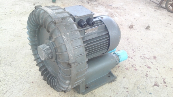 ต้องการขายปั๊มดูดอากาศสภาพดี 5.5 แรง  2850 รอบ / นาที   ไฟสามเฟส   มอเตอร์ Muller ( เยอรมัน ) หรือแลกกับปั๊มลม หรืออื่น ๆ ลองเสนอมาครับ