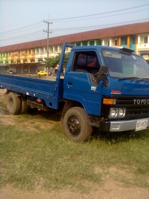 ขายรถ TOYOTA BU91 รถสภาพดีมากยางดีคัซซีสวยไม่มีรอยห้องเก๋งสะอาดเครื่องแน่นพร้อมแซงประปา