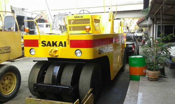 ขายด่วนรถบดล้อยาง9ล้อSAKAI TS7409 ทำสีพร้อมใช้ เอกสารเล่มทะเบียน